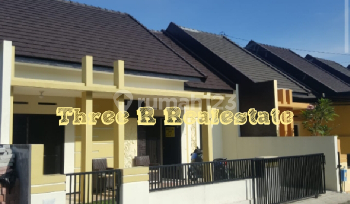 Rumahb sangat cocok utk klrg yg dinamis lokasi di jalan ikan2 hadap timur ada sisa tanah di belakang 2