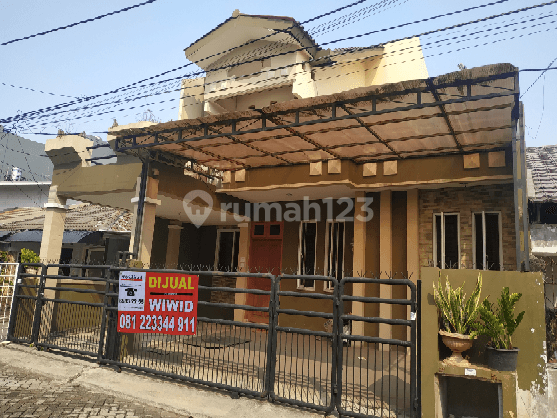 rumah 1¼ lantai bagus siap huni, jalan 2 mobil. 2