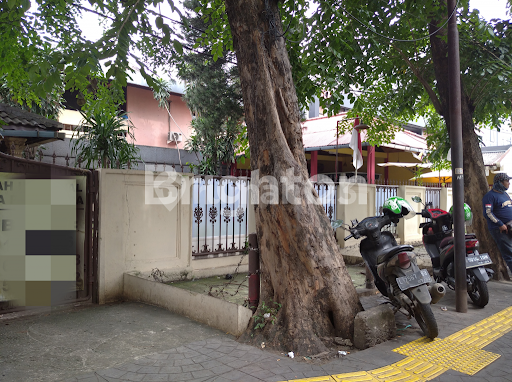 RUMAH TUA HITUNG TANAH DI LOKASI STRATEGIES RAWAMANGUN JAKARTA TIMUR 1