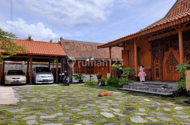 RUMAH JOGLO HERITAGE DI JALAN KALIURANG 2