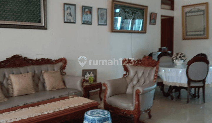 Dijual 2 rumah utama plus 4 unit ruko siap huni Rp 15 miliyar nego di perumahan Gema pesona estate di sukmajaya depok 2