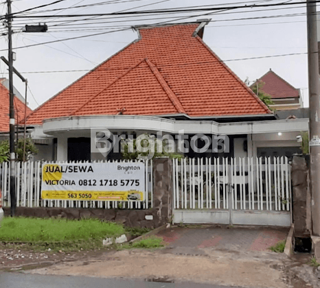 RUMAH ZAMAN BELANDA DI PUSAT KOTA  JL. BAWEAN SURABAYA 1