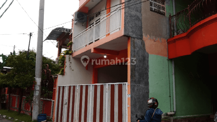 rumah tingkat 2 lantai siap huni di pinggir jalan area telukan 1