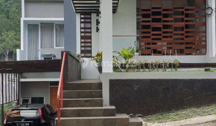 Rumah cantik minimalis, twrawat dan bagus siap huni. 1