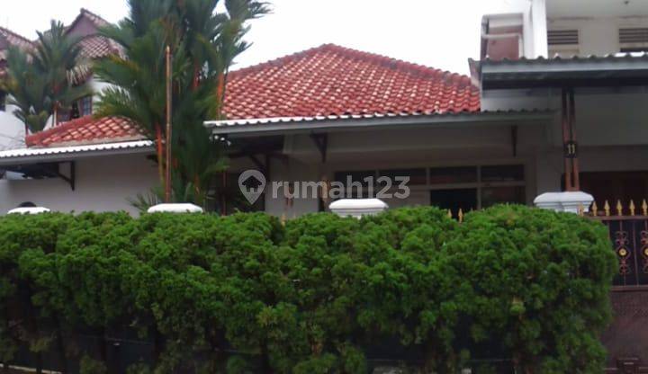 RUMAH ASRI TERAWAT LINGKUNGAN BAGUS STRATEGIS PONDOK BAMBU JAKARTA 1