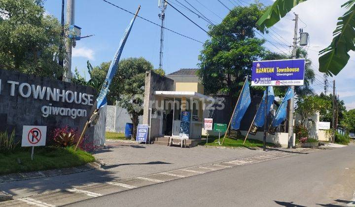 Rumah minimalis 2 lantai konsep apartemen dlm cluster di giwangan 2