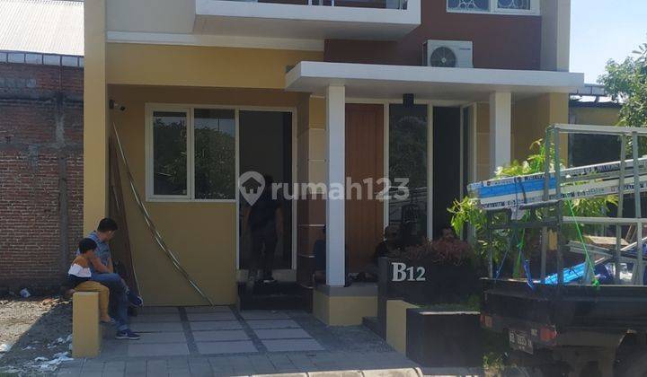 Rumah minimalis 2 lantai konsep apartemen dlm cluster di giwangan 1