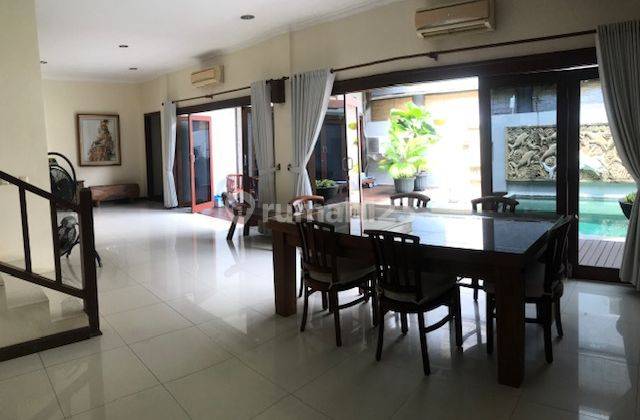 Prime Location! 3 Floor Villa in Central Petitenget, Seminyak 2