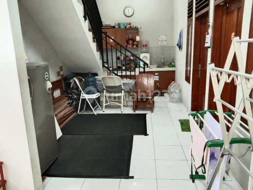 Rumah kost sedang Berjalan 2