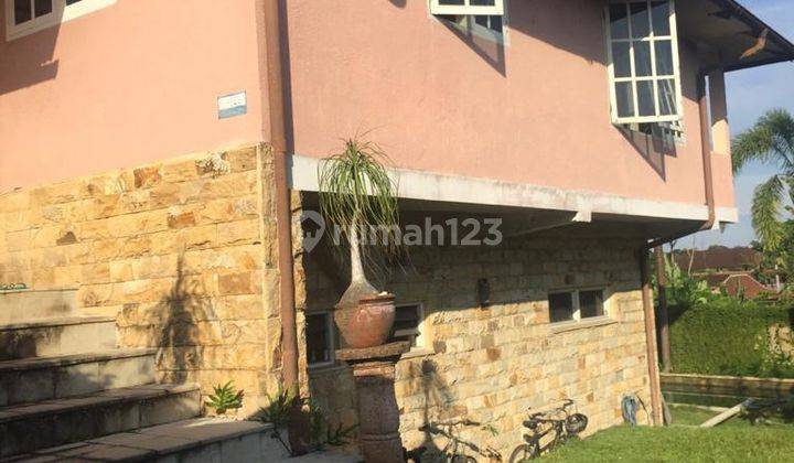 VILLA WITH LARGE YARD IN PERERENAN CANGGU 1