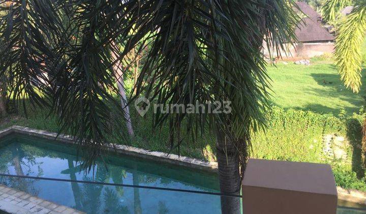 VILLA WITH LARGE YARD IN PERERENAN CANGGU 2