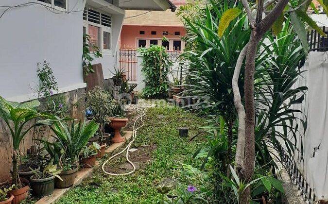 Rumah Hoek Klasik di Tebet Timur Jakarta Selatan 2