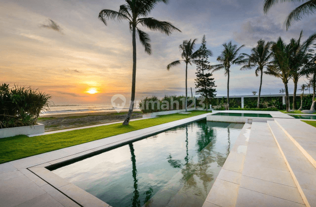 Luxury Beach Front Villa and surrounded by Rice field ,7km from Tanah Lot Temple in Kediri Tabanan Bali 2