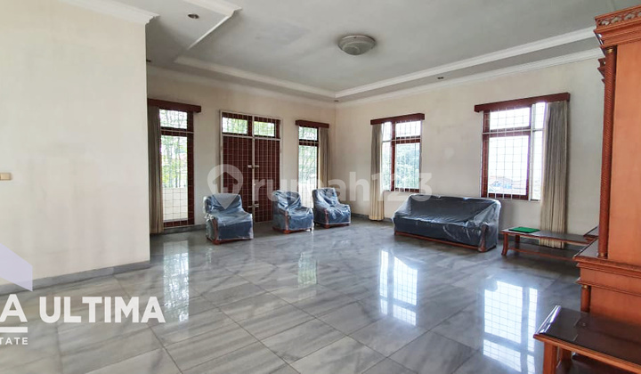 Rumah Mewah Strategis Siap Huni Terawat Setrasari Cocok Untuk Rumah Tinggal atau Kantor 2
