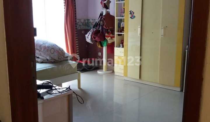 Rumah Tengah Kota Daerah Muara 2