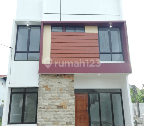 Rumah Cantik 2 lntai lokasi strategis di Depok 2