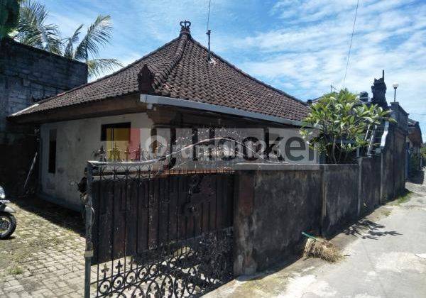 Rumah Cantik di Jl. Gunung Tangkuban Perahu Kerobokan Kelod 1