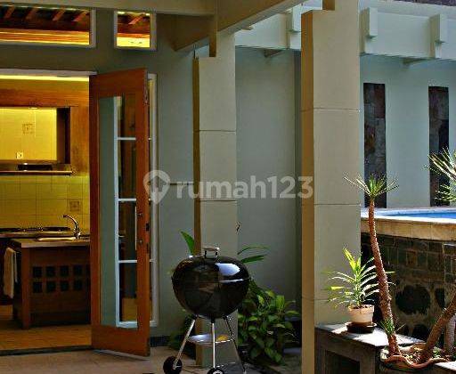 Turun Harga Rumah Artistik Dan Kolam Renang Jaan Cimahi Menteng 1