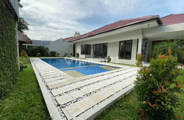 Rumah Mewah Dgn Private Pool dlm kompleks di Gandaria, JakSel 1