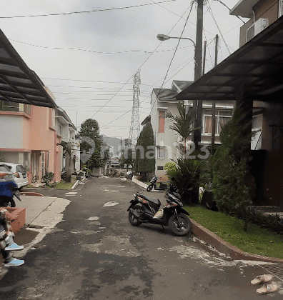 rumah minimalis cantik dalam cluster lokasi strategis di jl bukit cinere raya selangkah ke toll desari lewat pintu brigif 2