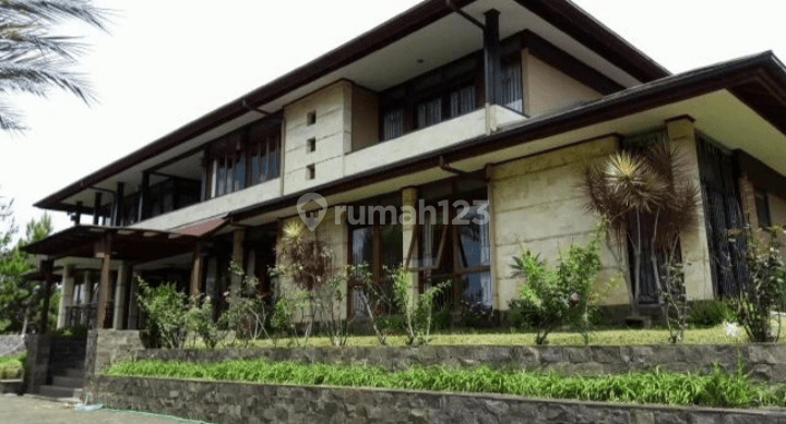 Rumah Lux, Adem dan Nyaman di Setiabudi Regency, Bandung Utara 1