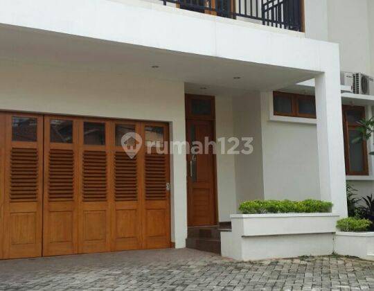 Rumah Sewa Modern Mewah dan Besar Kemang  1