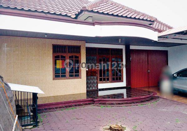 Rumah di Trajutrisno Raya Semarang 1