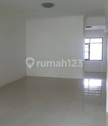 BU! TURUN HARGA! Rumah mainrod, full renov, siap huni, bisa untuk kantor 1