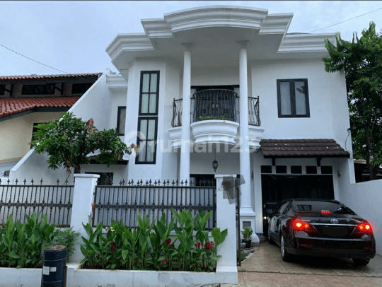 Rumah Cantik di Jalan Dr Ratna Jatiasih Bekasi 1