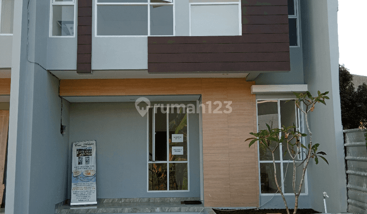 Rumah 2 lantai  asri di pondok gede 1