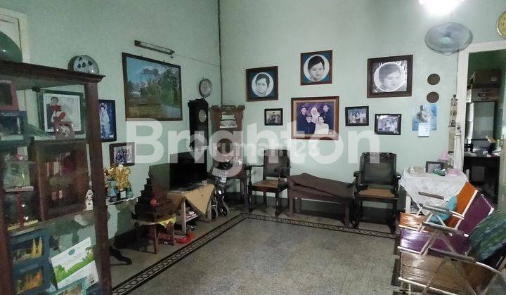 RUMAH USAHA DESAIN BELANDA ASLI DI SURABAYA PUSAT 1