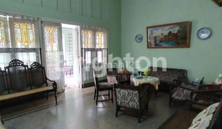 RUMAH USAHA DESAIN BELANDA ASLI DI SURABAYA PUSAT 2