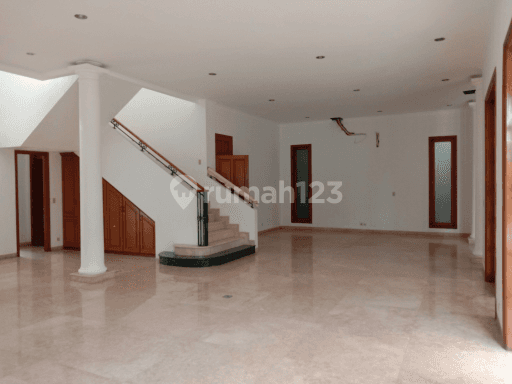 Big and beautiful house at Senayan, South Jakarta, is available now 1