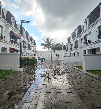Townhouse modern klassik kemang dalam 2