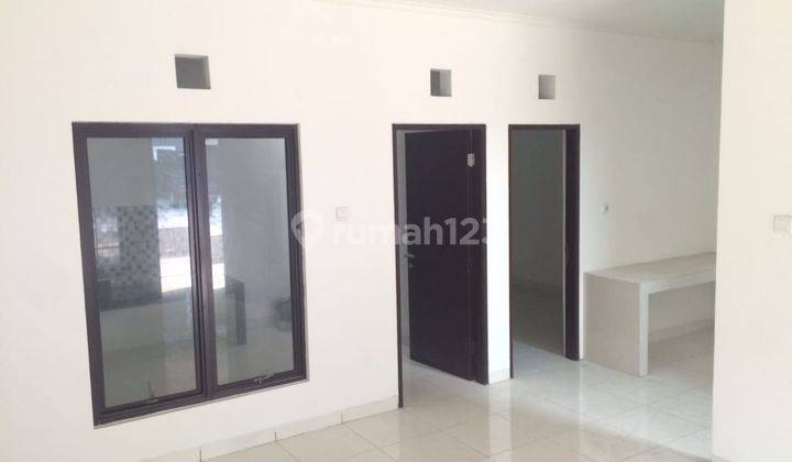 SM Property Rumah Siap Huni Cluster Madrid Palem Semi Karawaci 2