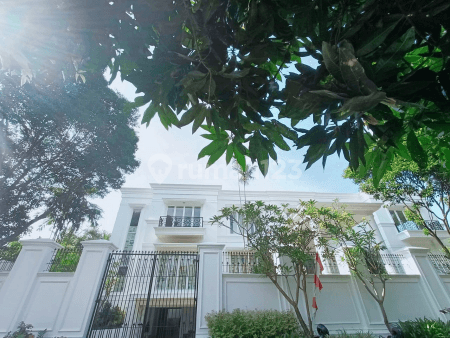 Rumah Hunian Mewah di Pondok Indah Jakarta Selatan 1