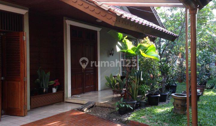 Pondok Indah, Rumah Luas 505 Full Kayu Jati, Lokasi strategis 1