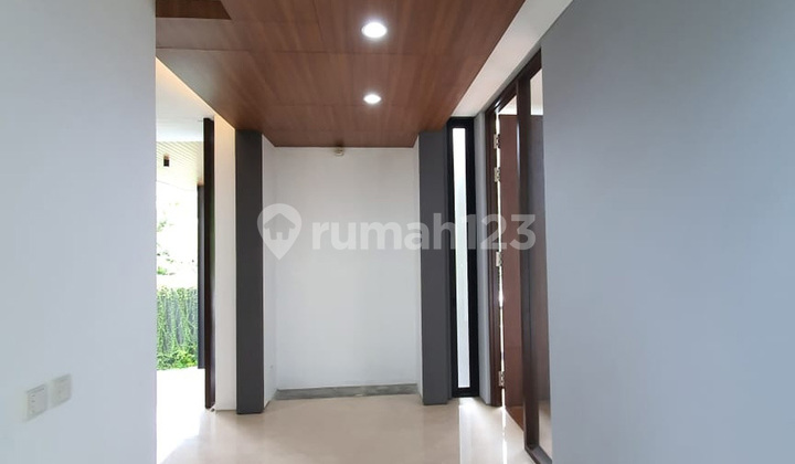 RUMAH MODERN (BRAND NEW) di Jl SEKOLAH DUTA, PONDOK INDAH 2
