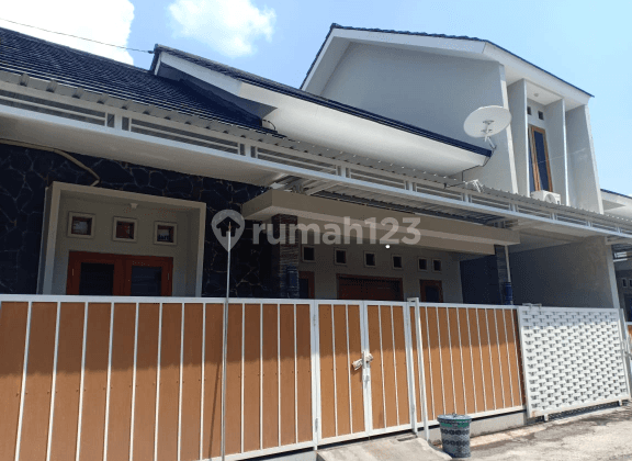 Rumah baru 2 lantai di cluster colomadu 1