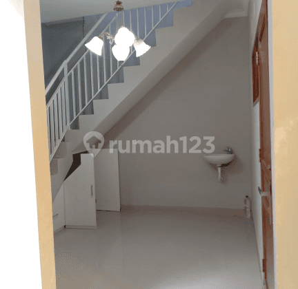 Rumah baru 2 lantai di cluster colomadu 2