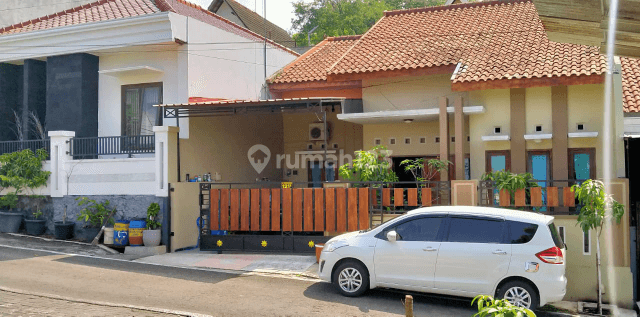 Rumah Besar Sambiroto Tembalang 1