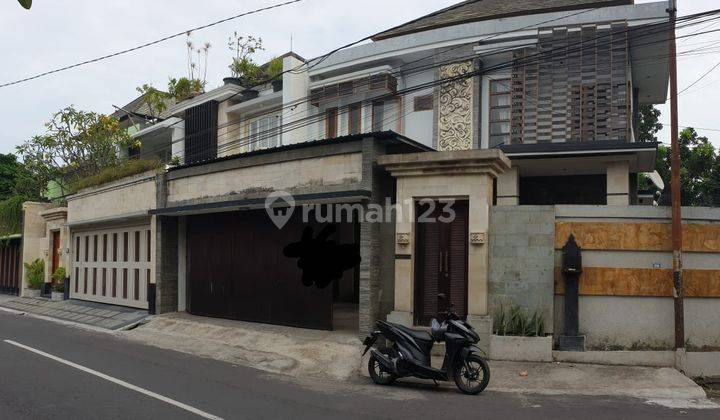 RUMAH MODERN  ISTIMEWA DI JL MERDEKA RENON 1