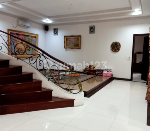 Come on, those who want a luxury house that can be processed with a mortgage, choose a unit at Bukit Golf BSD, safe, comfortable, cool, beautiful & negotiable price. 2