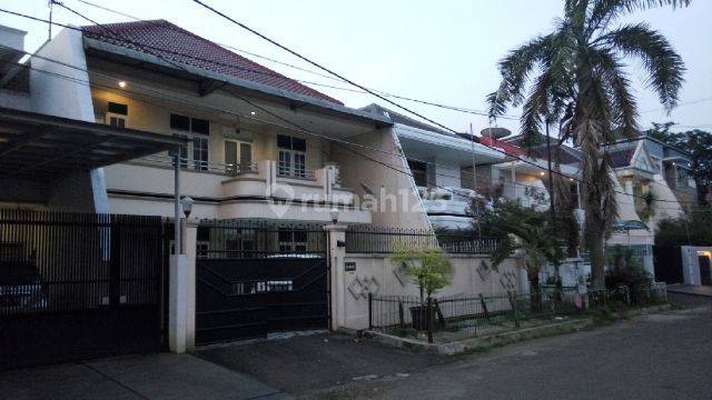 BURUAN RUMAH DI GREEN GARDEN LOKASI STRATEGIS 1