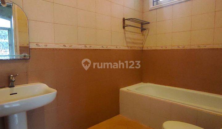 Lebak Bulus, Rumah megah siap huni dengan swimming pool &amp; halaman luas 2