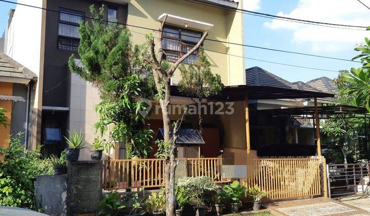 Rumah 2,5 Lantai Full Furnished Serpong Park Tangerang 1