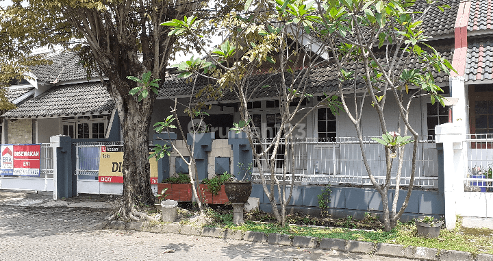 Rumah Siap huni, Lingkungan elite, Solo Baru 1