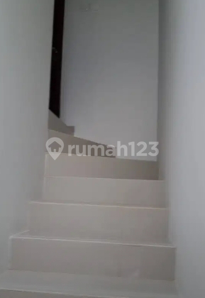 Rumah Cantik Brand New di Graha Raya 2