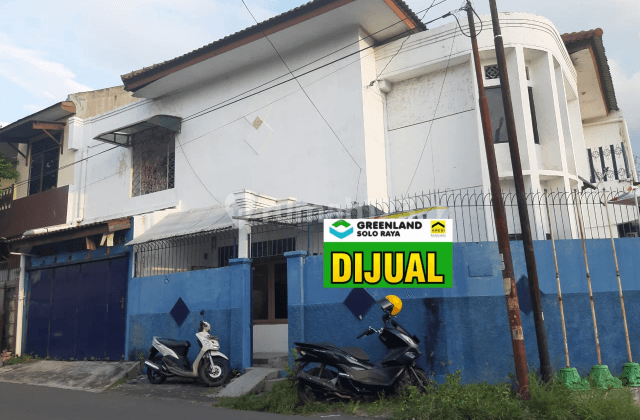 RUMAH HOOK 2 LANTAI DI TENGAH  SOLO 1