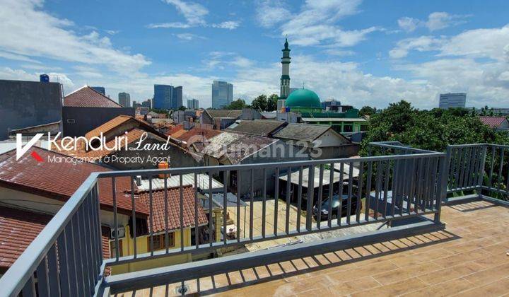 Townhouse konsep Garden Living 2lantai rooftop strategis di pasar minggu 2